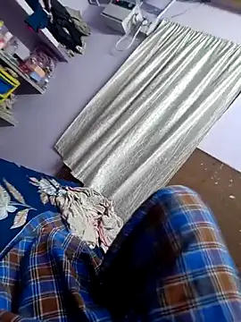 maddy3108 online show from April 19, 2026, 8:24 am