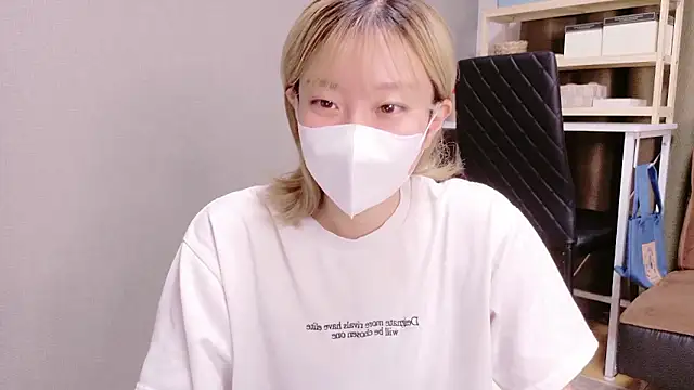 Nana  ch online show from October 21, 2025, 11:22 am