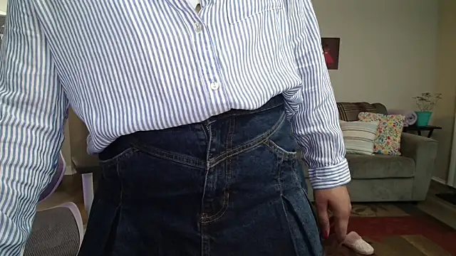 SHEILYN  online show from October 14, 2025, 3:07 am