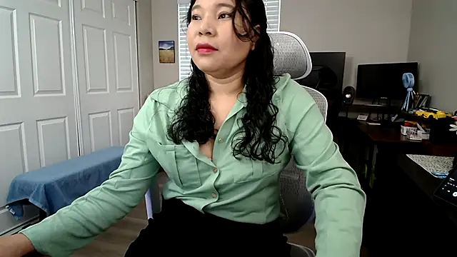 SHEILYN  online show from April 13, 2026, 4:23 pm