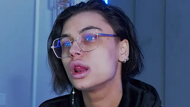 VioletAsh online show from February 7, 2026, 4:27 am