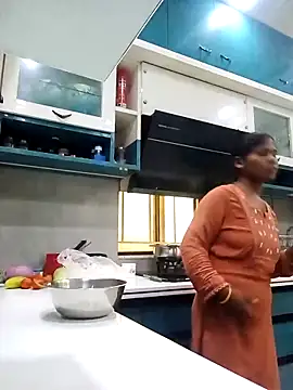 Snapshot of Sneha16 chatting on November 17, 2025, 3:12 am Sneha16 online show from November 17, 2025, 3:12 am