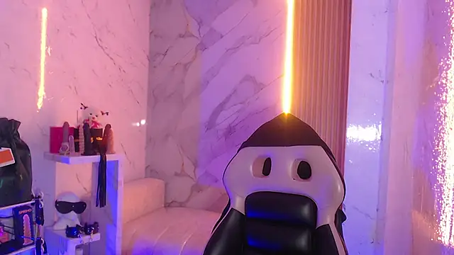 Sophia tf online show from February 12, 2026, 3:56 am