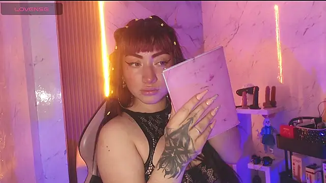 Sophia tf online show from April 22, 2026, 3:31 am