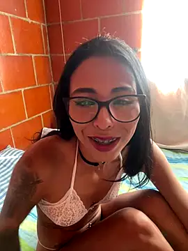 Snapshot of Emma__cumlovee chatting on September 10, 2025, 2:06 pm Emma cumlovee online show from September 10, 2025, 2:06 pm