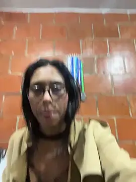 Snapshot of Emma__cumlovee chatting on October 10, 2025, 8:57 am Emma cumlovee online show from October 10, 2025, 8:57 am