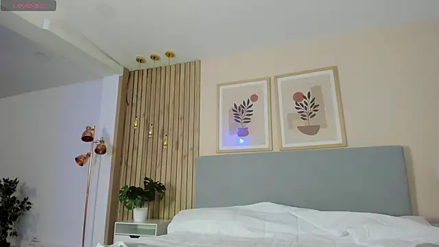 KiimJoi online show from November 16, 2025, 1:28 pm