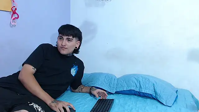 onixandghosty1 online show from December 5, 2025, 6:59 pm