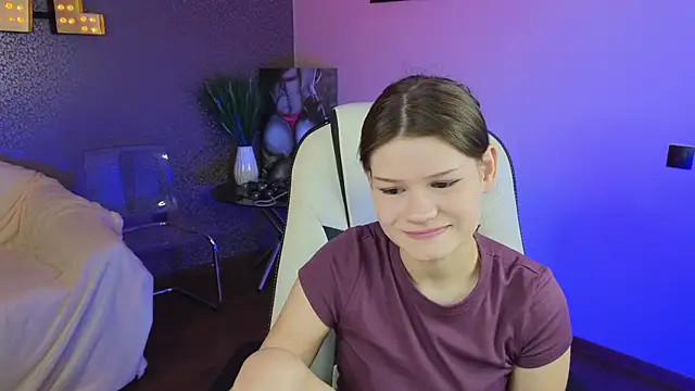 Lunamytrend online show from October 3, 2025, 12:24 pm