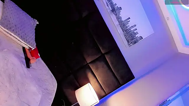 Ana Paaula23 online show from October 17, 2025, 8:33 pm