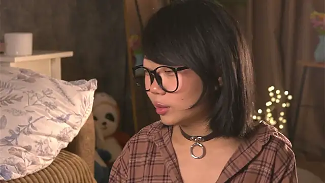 Snapshot of _molly_molly_molly_ chatting on April 8, 2026, 9:37 pm molly molly molly online show from April 8, 2026, 9:37 pm