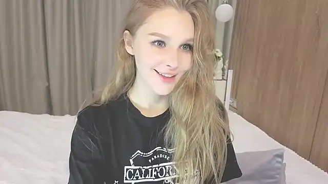 Snapshot of Brigitte_Bardot chatting on October 11, 2025, 4:44 am Brigitte Bardot online show from October 11, 2025, 4:44 am