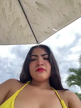 Snapshot of Gaby-Herrera chatting on September 14, 2025, 8:19 pm Gaby-Herrera online show from September 14, 2025, 8:19 pm