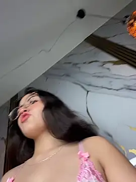 Snapshot of Gaby-Herrera chatting on September 24, 2025, 8:23 pm Gaby-Herrera online show from September 24, 2025, 8:23 pm