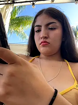 Snapshot of Gaby-Herrera chatting on October 18, 2025, 8:42 pm Gaby-Herrera online show from October 18, 2025, 8:42 pm