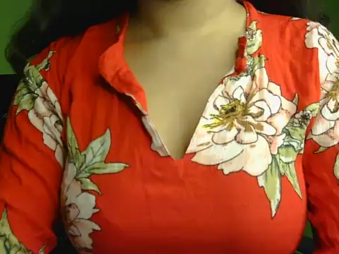 Snapshot of your_cute_girl chatting on October 18, 2025, 5:32 am your cute girl online show from October 18, 2025, 5:32 am