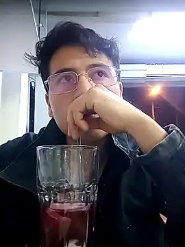 QJHoElyking online show from October 25, 2025, 2:19 am