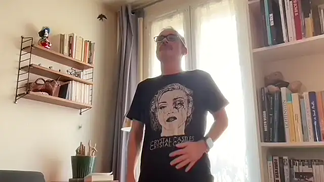 Snapshot of Milkywaymen chatting on October 18, 2025, 12:17 pm Milkywaymen online show from October 18, 2025, 12:17 pm