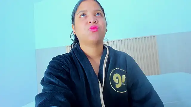 Snapshot of alena_brown_ chatting on October 21, 2025, 11:22 am alena brown  online show from October 21, 2025, 11:22 am