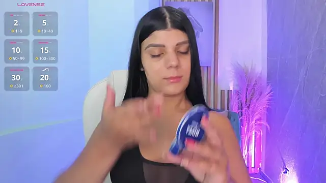 Snapshot of PauliinaBelle_ chatting on May 9, 2026, 1:49 pm PauliinaBelle online show from May 9, 2026, 1:49 pm