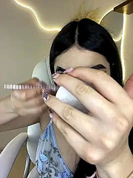 Zoe Serrat online show from October 25, 2025, 12:45 pm