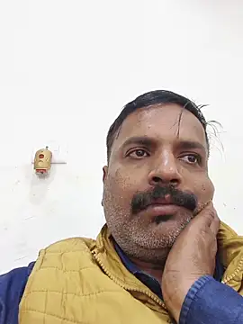 vardh033 online show from December 1, 2025, 7:46 am