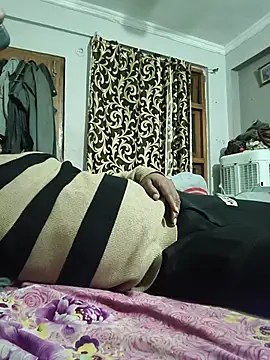 vardh033 online show from February 18, 2026, 5:53 pm