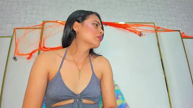 thalia888  online show from October 28, 2025, 7:05 pm