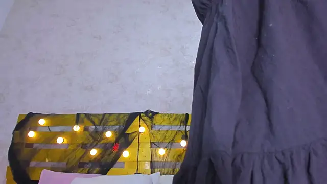 thalia888  online show from October 30, 2025, 7:14 pm