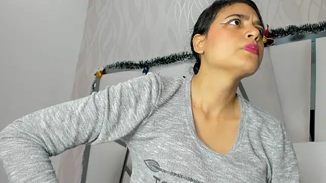 thalia888  online show from December 14, 2025, 7:07 pm