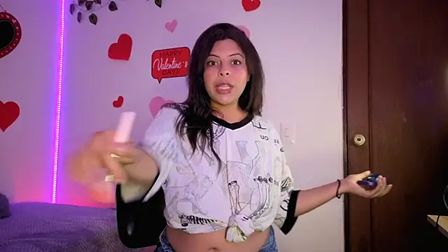 Snapshot of MiaCollinssx chatting on February 10, 2026, 4:00 pm MiaCollinssx online show from February 10, 2026, 4:00 pm