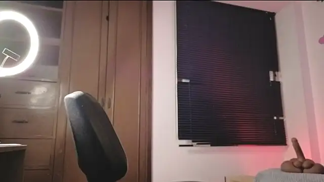 MiaCollinssx online show from March 6, 2026, 12:45 pm