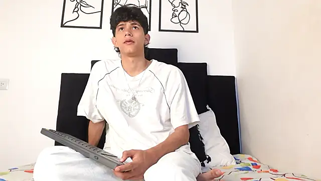 alexmark  online show from February 5, 2026, 1:38 pm