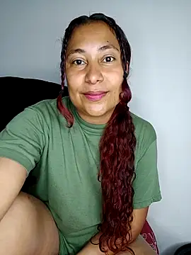 Snapshot of zafiro_93 chatting on September 22, 2025, 1:35 pm zafiro 93 online show from September 22, 2025, 1:35 pm