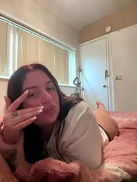 Victoriasteel online show from November 12, 2025, 9:53 am