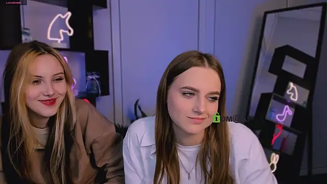 Snapshot of aria_moo chatting on September 30, 2025, 8:41 am aria moo online show from September 30, 2025, 8:41 am