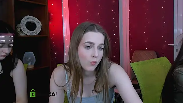 Snapshot of aria_moo chatting on November 18, 2025, 7:35 am aria moo online show from November 18, 2025, 7:35 am