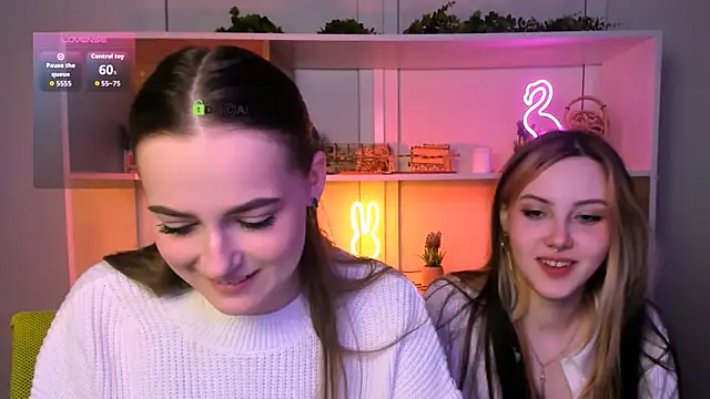 Snapshot of aria_moo chatting on December 2, 2025, 5:57 am aria moo online show from December 2, 2025, 5:57 am