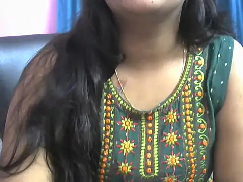 Snapshot of Queenxxx98 chatting on October 19, 2025, 9:26 pm Queenxxx98 online show from October 19, 2025, 9:26 pm