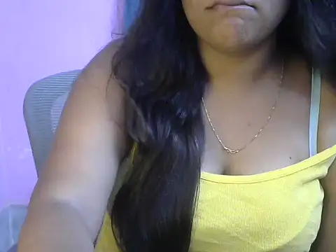 Queenxxx98 online show from June 1, 2026, 5:25 pm
