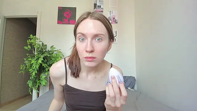 Kelly Gerzikaa online show from April 14, 2026, 5:35 am