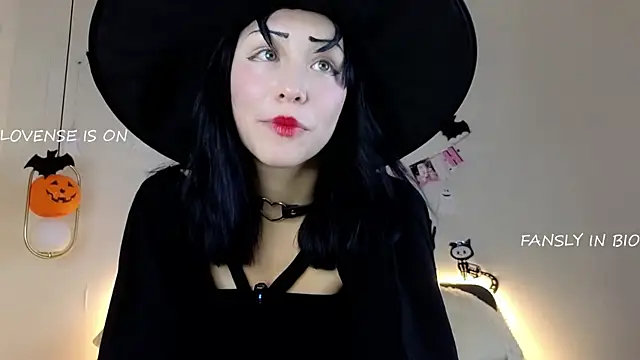 BritniBers online show from October 30, 2025, 2:29 pm