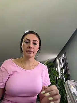 Snapshot of Isabellaa_Palacios chatting on May 4, 2026, 3:19 pm Isabellaa Palacios online show from May 4, 2026, 3:19 pm