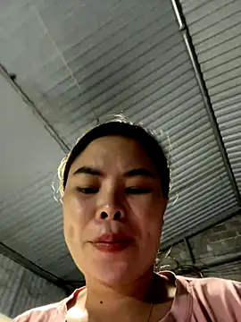 Snapshot of han-cute chatting on October 1, 2025, 2:23 pm han-cute online show from October 1, 2025, 2:23 pm