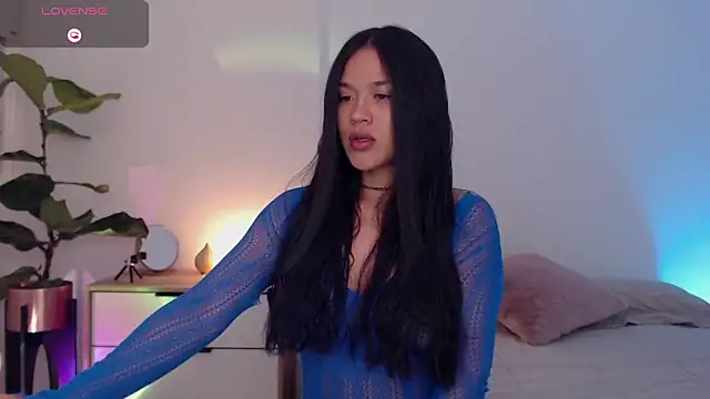 Snapshot of Annabnz chatting on October 3, 2025, 11:35 pm Annabnz online show from October 3, 2025, 11:35 pm