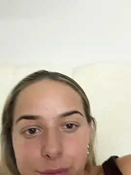 KayleeBella online show from October 16, 2025, 8:21 pm