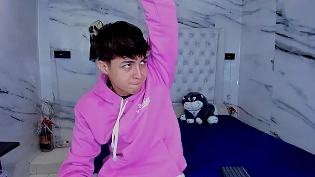 Ari and Storm online show from February 3, 2026, 3:06 pm