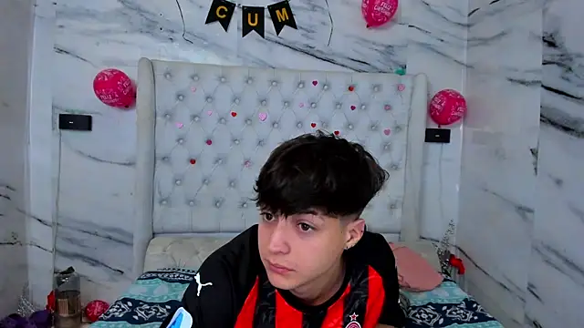 Ari and Storm online show from April 17, 2026, 2:42 pm