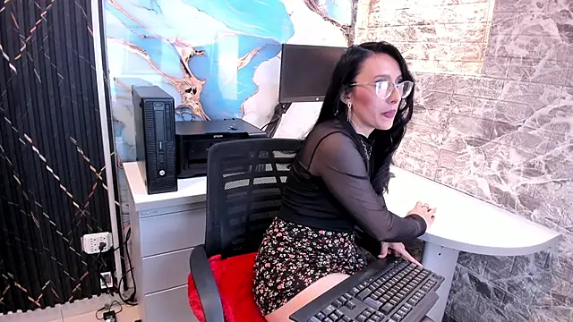 Scarlett 14  online show from September 24, 2025, 3:32 am