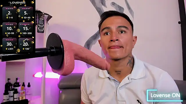 LiamDeep online show from November 17, 2025, 8:03 pm